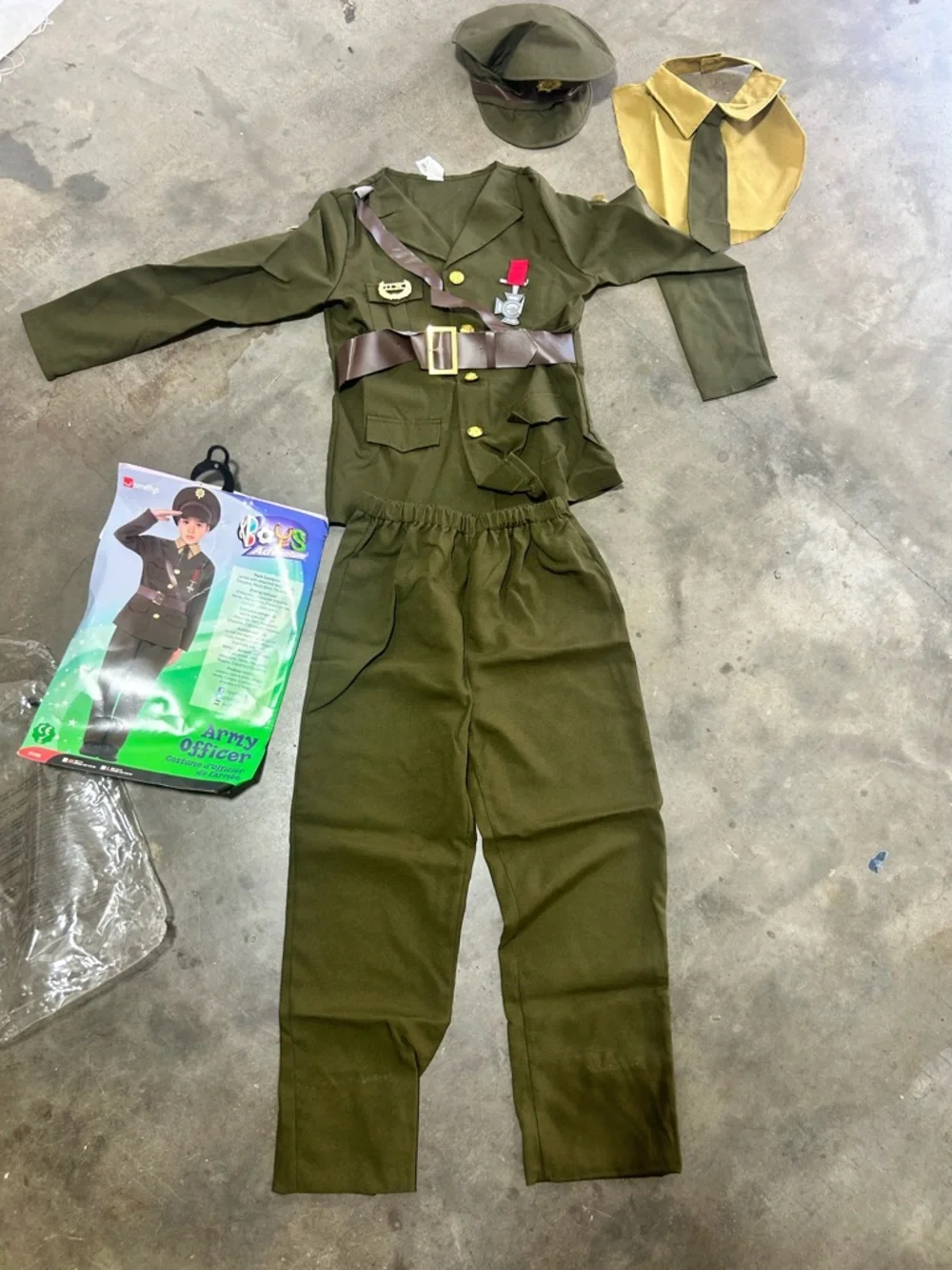 Halloween Costumes army officer